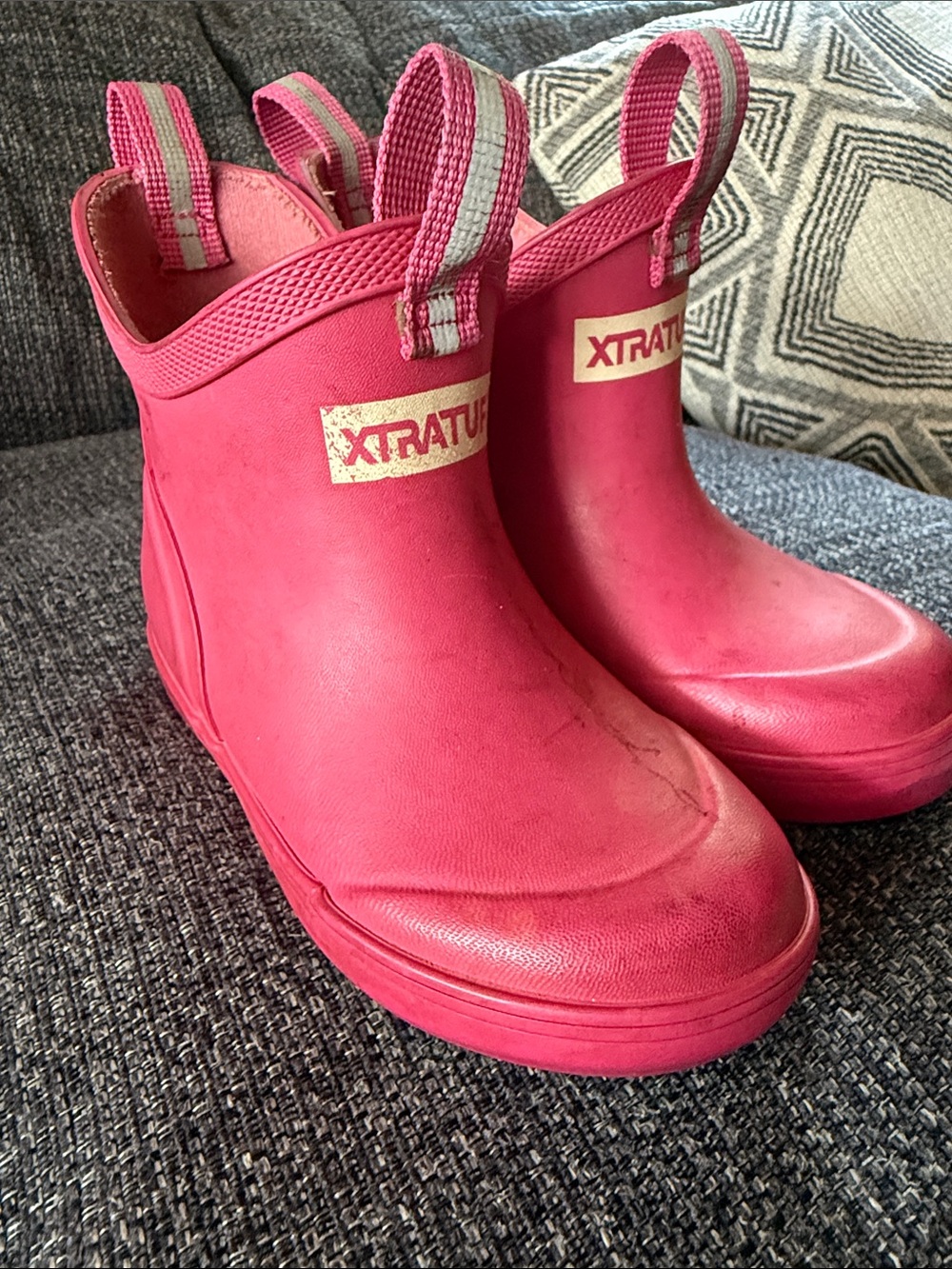 Hot pink Xtratufs